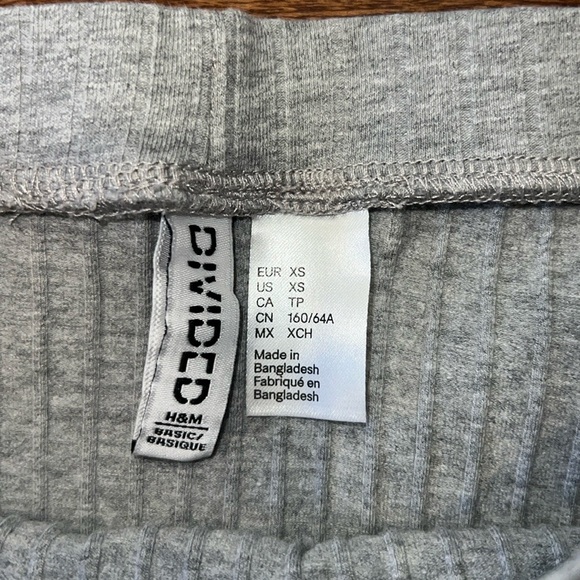 H&M Ribbed Pencil Skirt - Picture 2 of 3